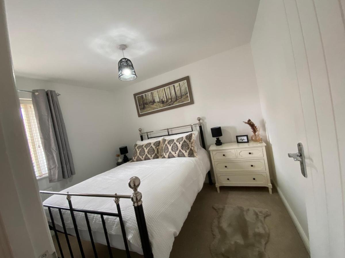 The Belfry 3 Bedrooms 2 Bathrooms Contractors & Family Higham Ferrers 외부 사진